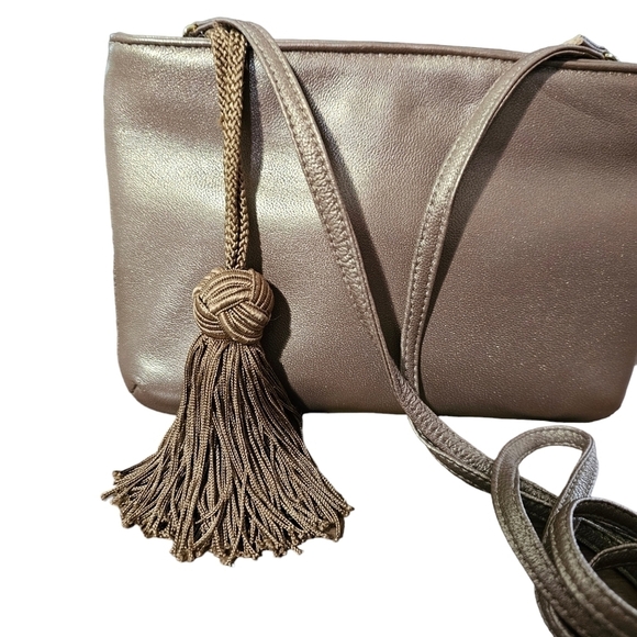RO-EL gold tone handbag with tassel - Picture 5 of 5